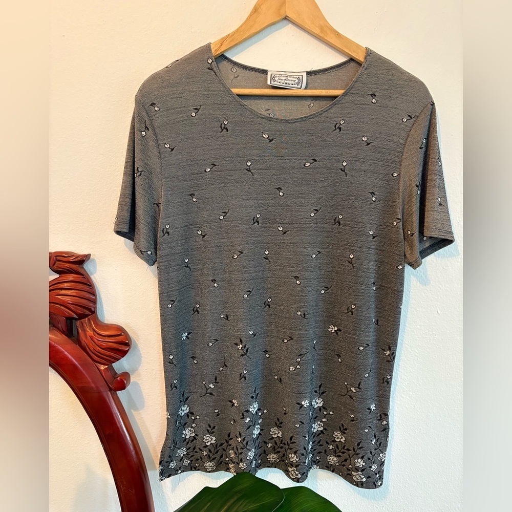 Vintage Whimsigoth Gray Floral Stretchy Short Sleeve Top